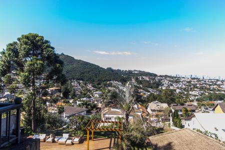 Casa de condomínio à venda com 800m², 4 quartos e 10 vagas Casa de condomínio à venda com 800m², 4 quartos e 10 vagasVista