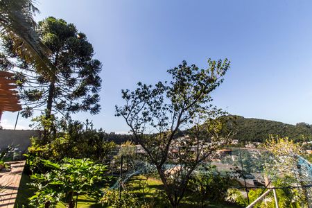 Casa de condomínio à venda com 800m², 4 quartos e 10 vagas Casa de condomínio à venda com 800m², 4 quartos e 10 vagasVista