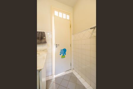 Casa de condomínio à venda com 800m², 4 quartos e 10 vagas Casa de condomínio à venda com 800m², 4 quartos e 10 vagasBanheiro da Suíte 4