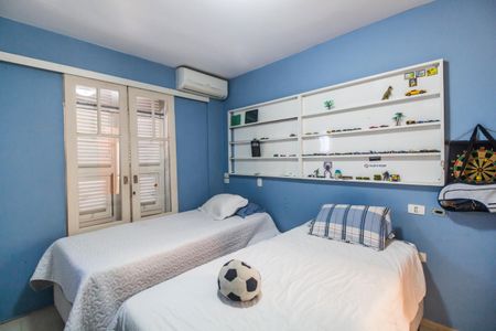 Casa de condomínio à venda com 800m², 4 quartos e 10 vagas Casa de condomínio à venda com 800m², 4 quartos e 10 vagasSuíte 2