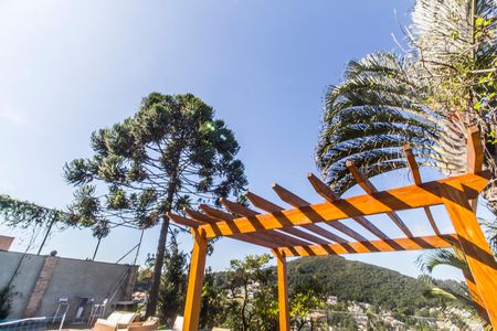 Casa de condomínio à venda com 800m², 4 quartos e 10 vagas Casa de condomínio à venda com 800m², 4 quartos e 10 vagasQuintal