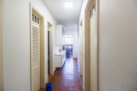 Casa de condomínio à venda com 800m², 4 quartos e 10 vagas Casa de condomínio à venda com 800m², 4 quartos e 10 vagasCorredor