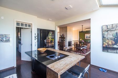 Casa de condomínio à venda com 800m², 4 quartos e 10 vagas Casa de condomínio à venda com 800m², 4 quartos e 10 vagasCozinha