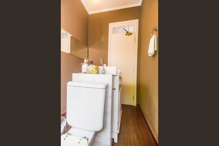 Casa de condomínio à venda com 800m², 4 quartos e 10 vagas Casa de condomínio à venda com 800m², 4 quartos e 10 vagasLavabo