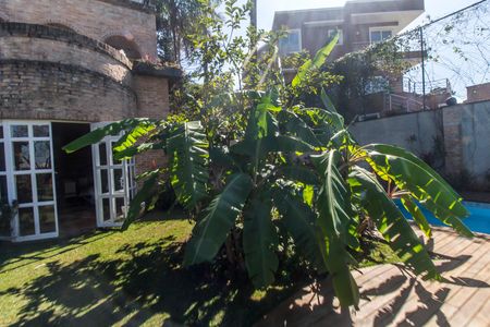 Casa de condomínio à venda com 800m², 4 quartos e 10 vagas Casa de condomínio à venda com 800m², 4 quartos e 10 vagasQuintal