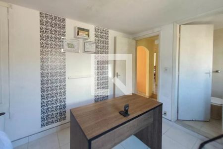 Casa à venda com 230m², 3 quartos e 4 vagasQuarto Suíte