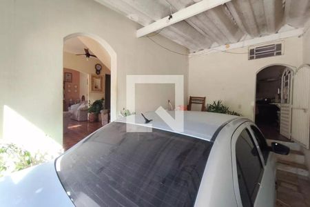 Casa à venda com 230m², 3 quartos e 4 vagasQuintal - Garagem