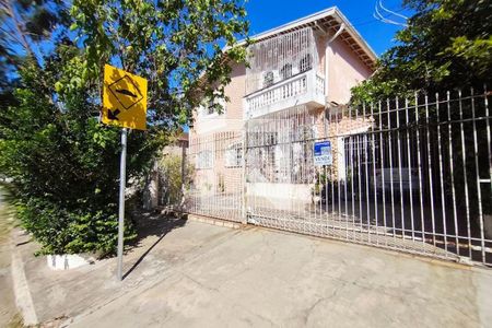 Casa à venda com 230m², 3 quartos e 4 vagasFachada