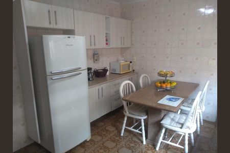 Casa à venda com 132m², 3 quartos e 2 vagas