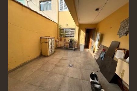 Casa à venda com 118m², 2 quartos e 1 vaga