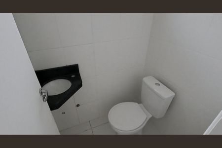 Casa à venda com 102m², 2 quartos e 4 vagas