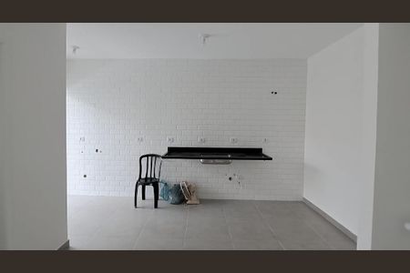 Casa à venda com 102m², 2 quartos e 4 vagas