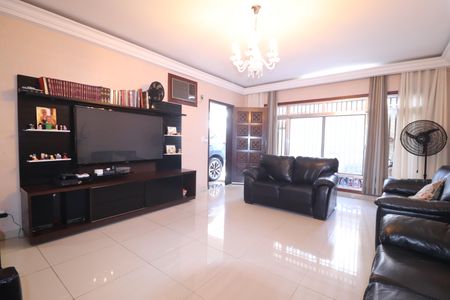 Casa para alugar com 489m², 3 quartos e 5 vagasSala