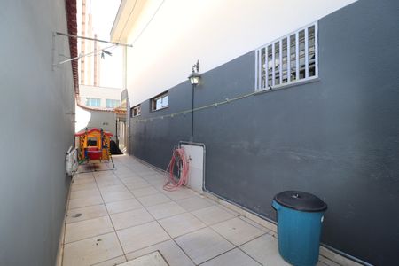 Casa para alugar com 489m², 3 quartos e 5 vagasCorredor Lateral