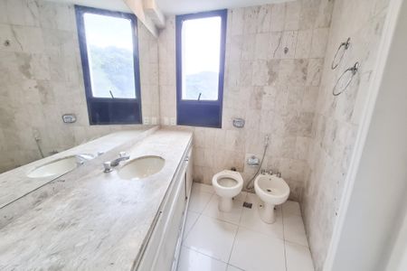 Apartamento à venda com 163m², 3 quartos e 1 vagaBanheiro da Suíte 3