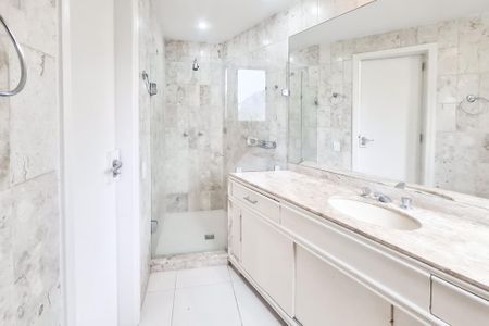 Apartamento à venda com 163m², 3 quartos e 1 vagaBanheiro da Suíte 3