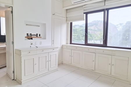 Apartamento à venda com 163m², 3 quartos e 1 vagaSuíte 3