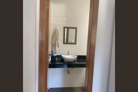 Casa à venda com 93m², 3 quartos e 2 vagas