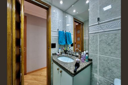 Apartamento à venda com 69m², 3 quartos e 1 vaga Apartamento à venda com 69m², 3 quartos e 1 vagaBanheiro