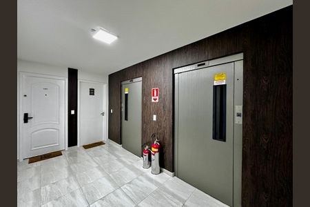 Apartamento à venda com 69m², 3 quartos e 1 vaga Apartamento à venda com 69m², 3 quartos e 1 vagaHall Apartamento