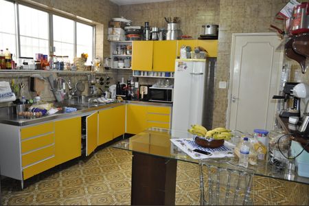 Casa à venda com 260m², 4 quartos e 6 vagasCozinha