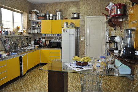 Casa à venda com 260m², 4 quartos e 6 vagasCozinha