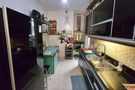 Apartamento à venda com 220m², 4 quartos e 1 vaga