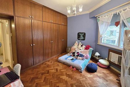 Apartamento à venda com 220m², 4 quartos e 1 vaga