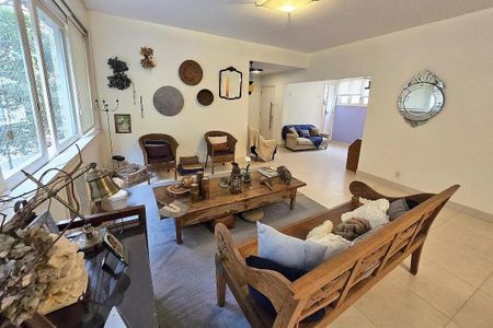 Apartamento à venda com 220m², 4 quartos e 1 vaga