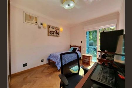 Casa à venda com 357m², 4 quartos e 6 vagas