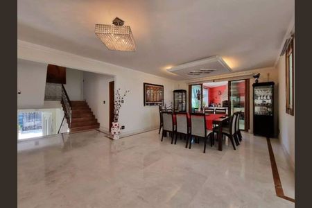 Casa à venda com 357m², 4 quartos e 6 vagas