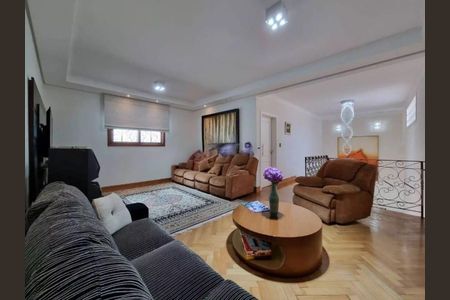 Casa à venda com 357m², 4 quartos e 6 vagas