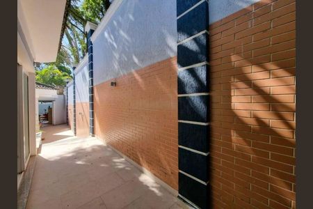 Casa à venda com 357m², 4 quartos e 6 vagas