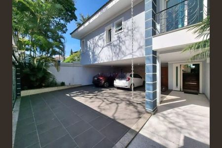 Casa à venda com 357m², 4 quartos e 6 vagas
