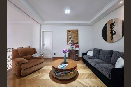 Casa à venda com 357m², 4 quartos e 6 vagas