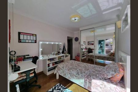 Casa à venda com 357m², 4 quartos e 6 vagas