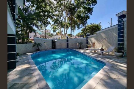 Casa à venda com 357m², 4 quartos e 6 vagas