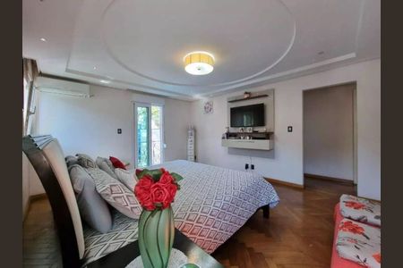 Casa à venda com 357m², 4 quartos e 6 vagas