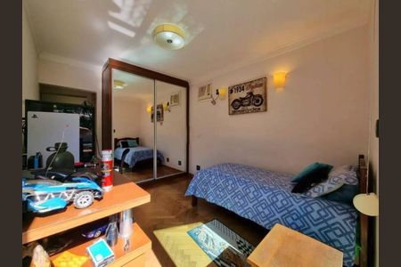 Casa à venda com 357m², 4 quartos e 6 vagas