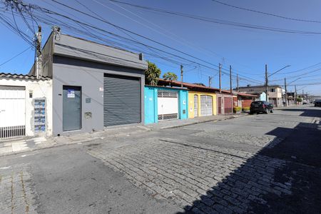 Casa para alugar com 170m², 2 quartos e 6 vagas Casa para alugar com 170m², 2 quartos e 6 vagasFachada