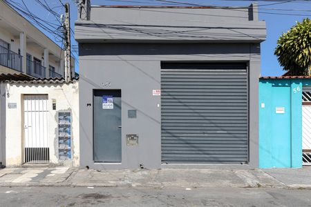 Casa para alugar com 170m², 2 quartos e 6 vagas Casa para alugar com 170m², 2 quartos e 6 vagasFachada