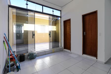 Casa para alugar com 170m², 2 quartos e 6 vagas Casa para alugar com 170m², 2 quartos e 6 vagasGaragem