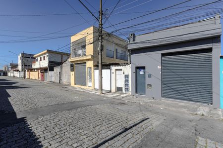 Casa para alugar com 170m², 2 quartos e 6 vagas Casa para alugar com 170m², 2 quartos e 6 vagasFachada