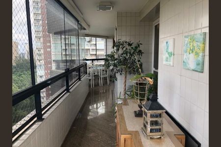 Apartamento à venda com 230m², 4 quartos e 4 vagas