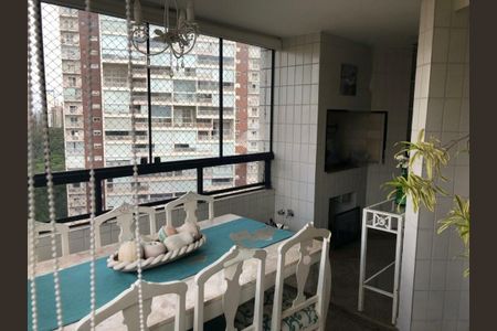 Apartamento à venda com 230m², 4 quartos e 4 vagas