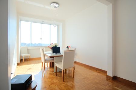 Apartamento à venda com 88m², 2 quartos e sem vagaSala