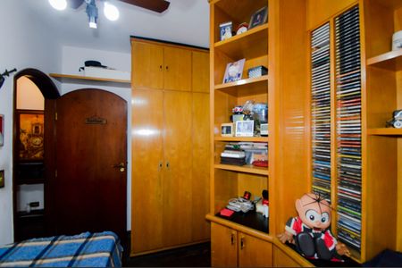 Casa à venda com 240m², 3 quartos e 3 vagas Casa à venda com 240m², 3 quartos e 3 vagasQuarto 1