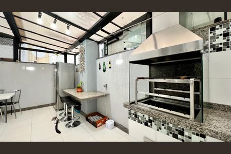 Apartamento à venda com 240m², 4 quartos e 3 vagas Apartamento à venda com 240m², 4 quartos e 3 vagasÁrea Privada