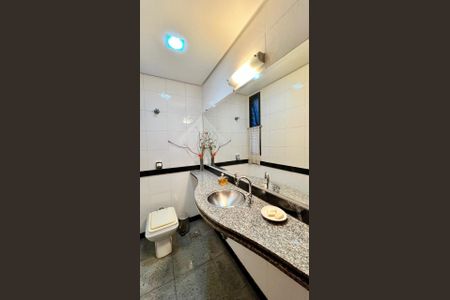 Apartamento à venda com 240m², 4 quartos e 3 vagas Apartamento à venda com 240m², 4 quartos e 3 vagasBanheiro