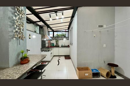 Apartamento à venda com 240m², 4 quartos e 3 vagas Apartamento à venda com 240m², 4 quartos e 3 vagasÁrea Privada